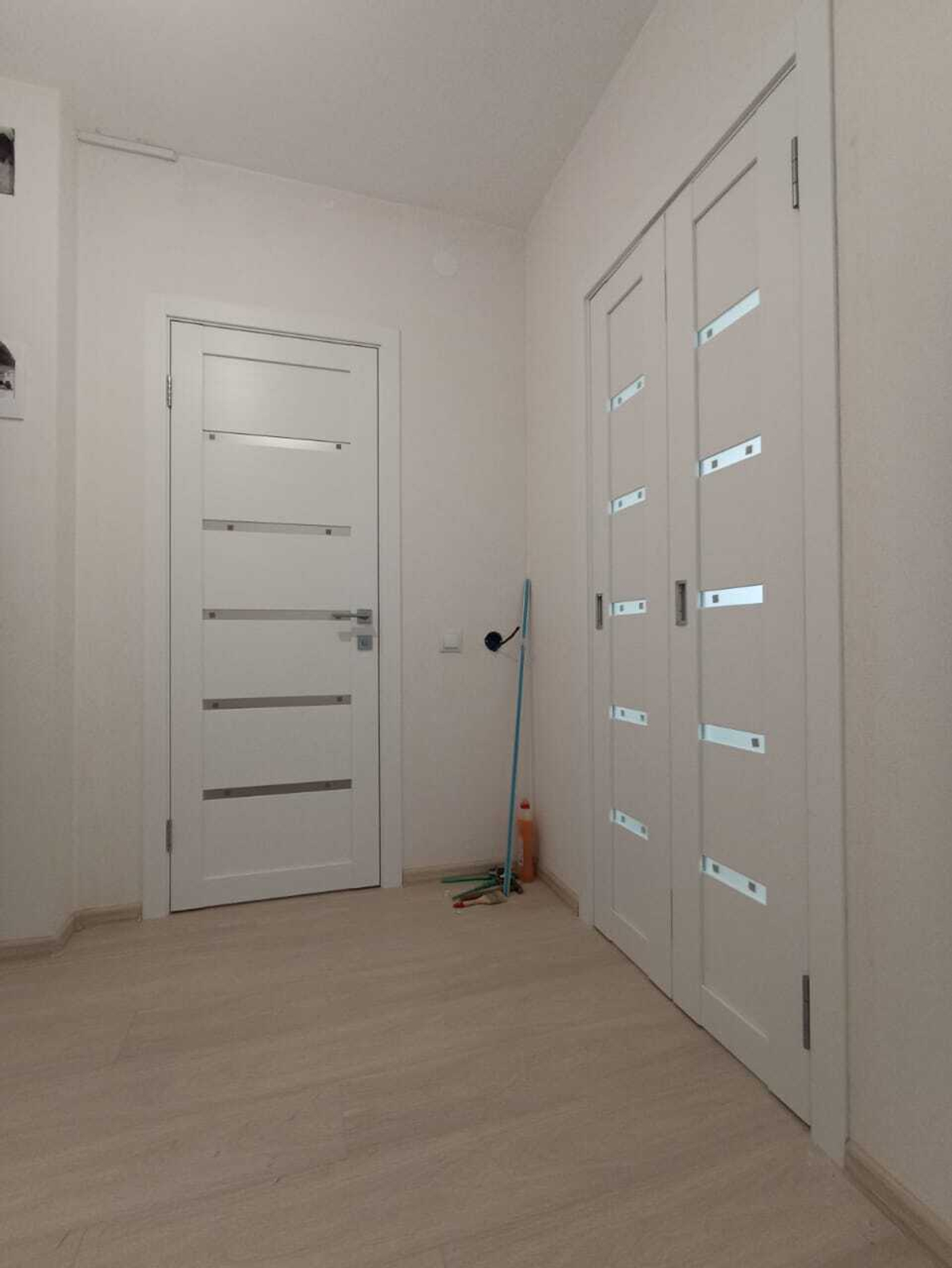 Вена Vinyl  белый стекло матовое 3