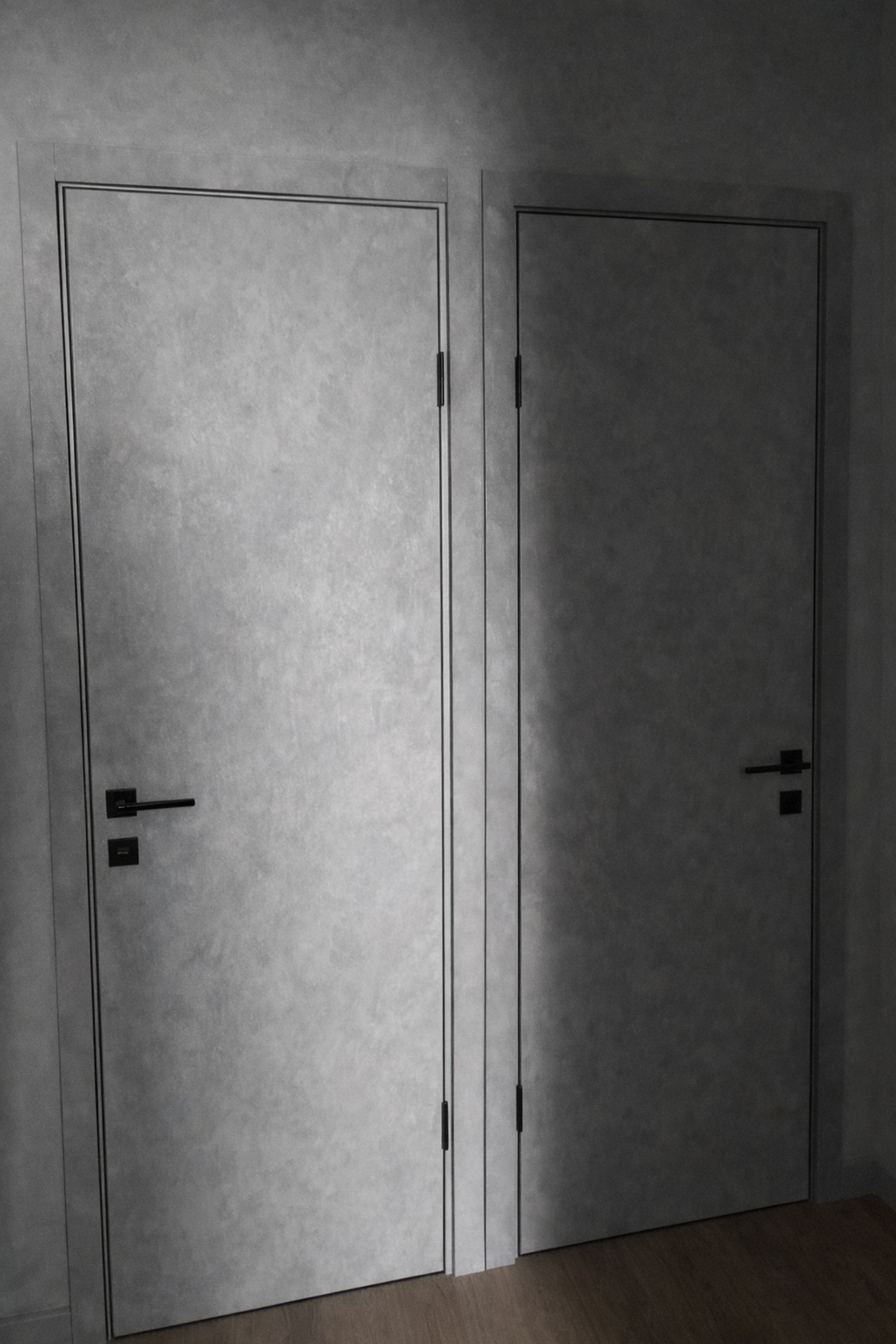 Двери ВФД URBAN Z, цвет Antic Loft / Black Edge (алюминиевая кромка) 3