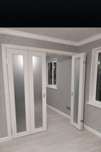 Дверь-книжка с остеклением (двухстороннее складывание)