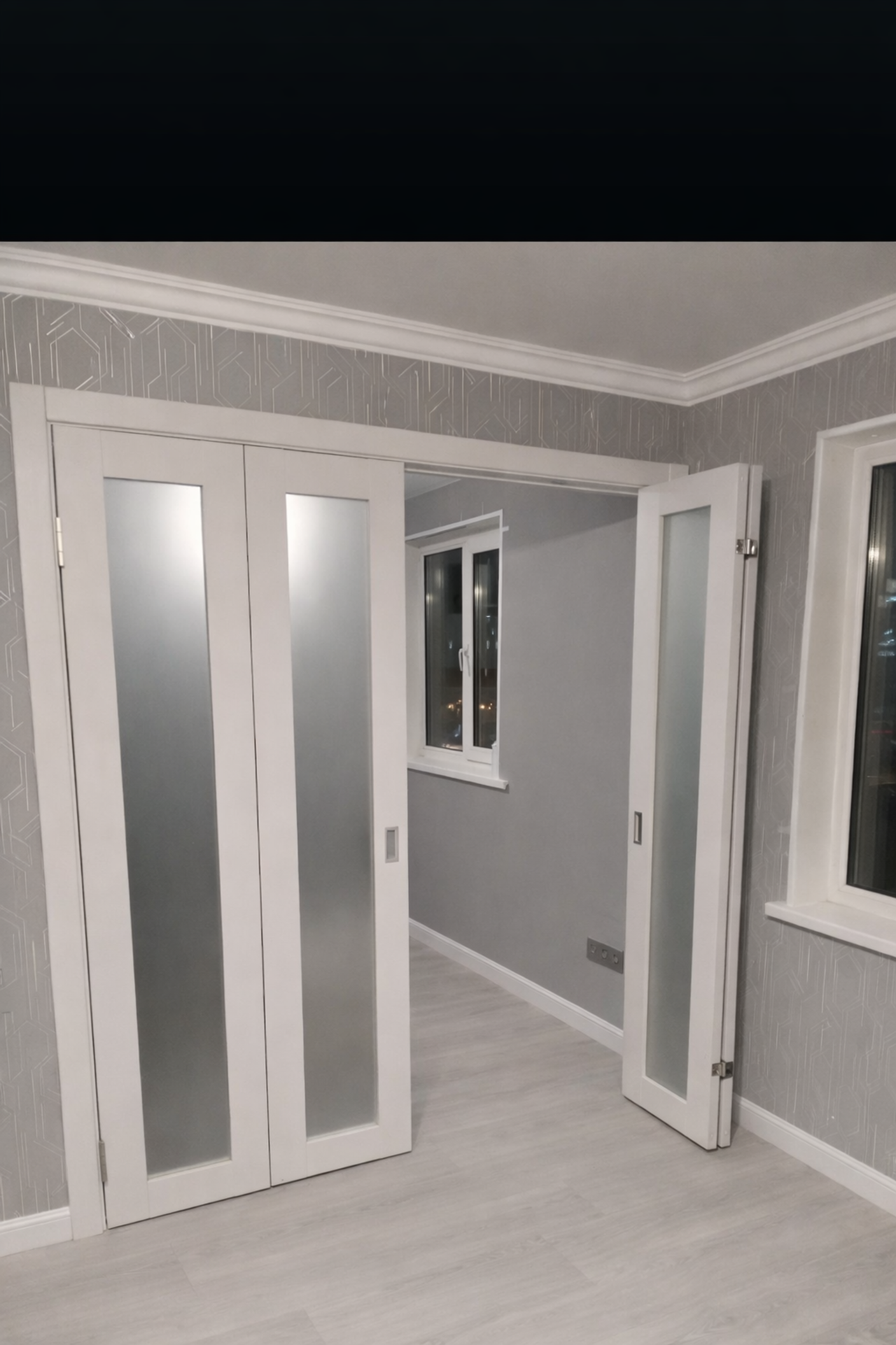 Дверь-книжка с остеклением (двухстороннее складывание) 3